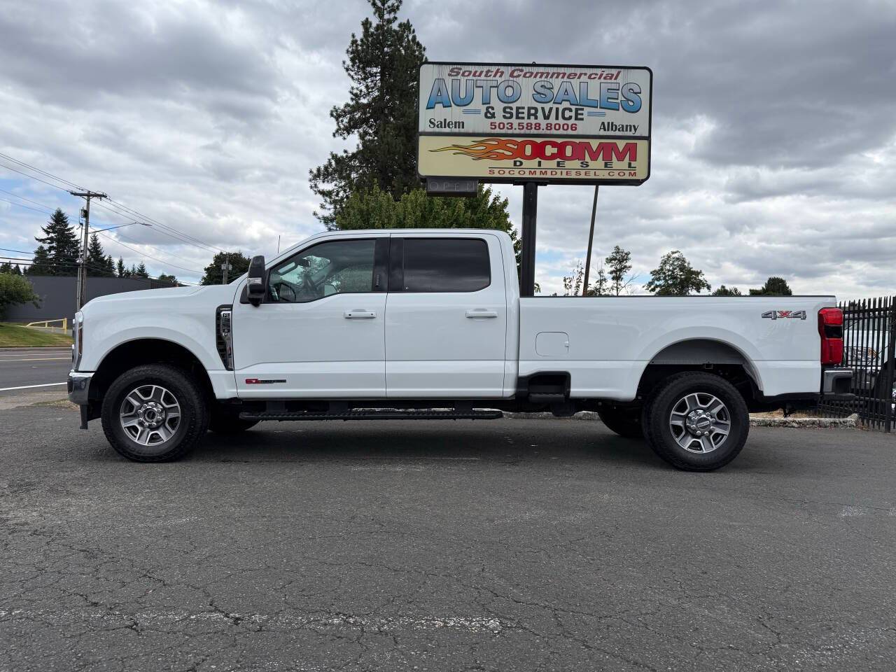 2024 Ford Super Duty F-350 LARIAT — Pickup Truck — 15,295 mi — Albany, OR