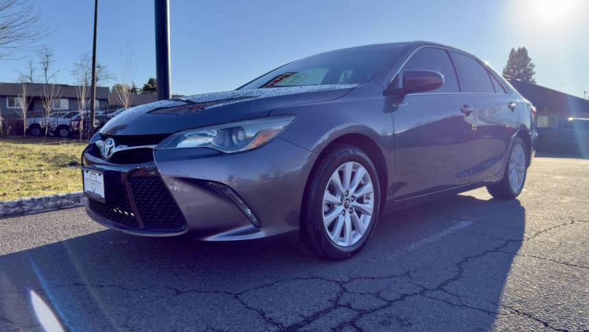 2015 Toyota Camry Hybrid SE — Sedan — 119,948 mi — Albany, OR