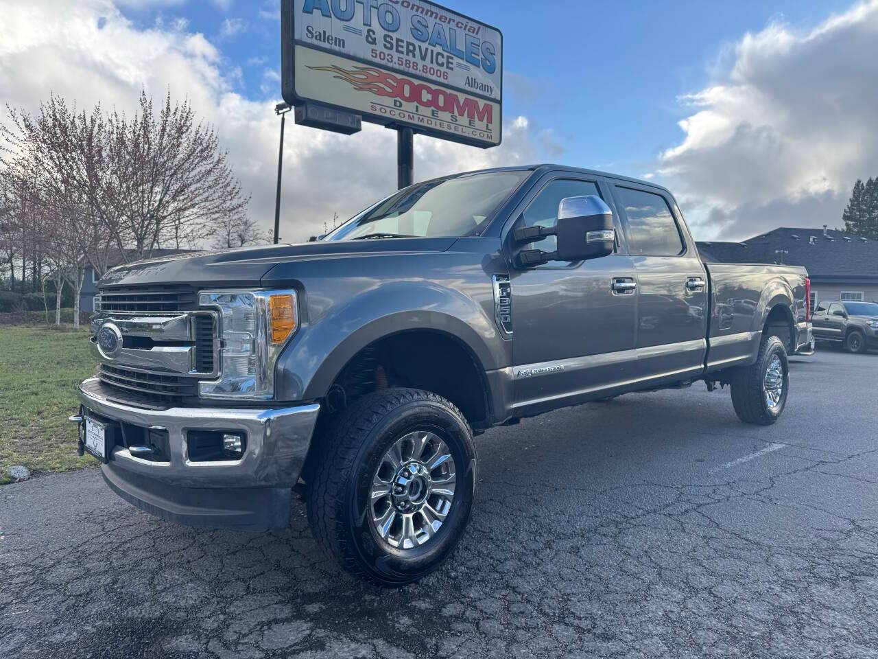 2017 Ford Super Duty F-350 XLT — Pickup Truck — 271,507 mi — Albany, OR