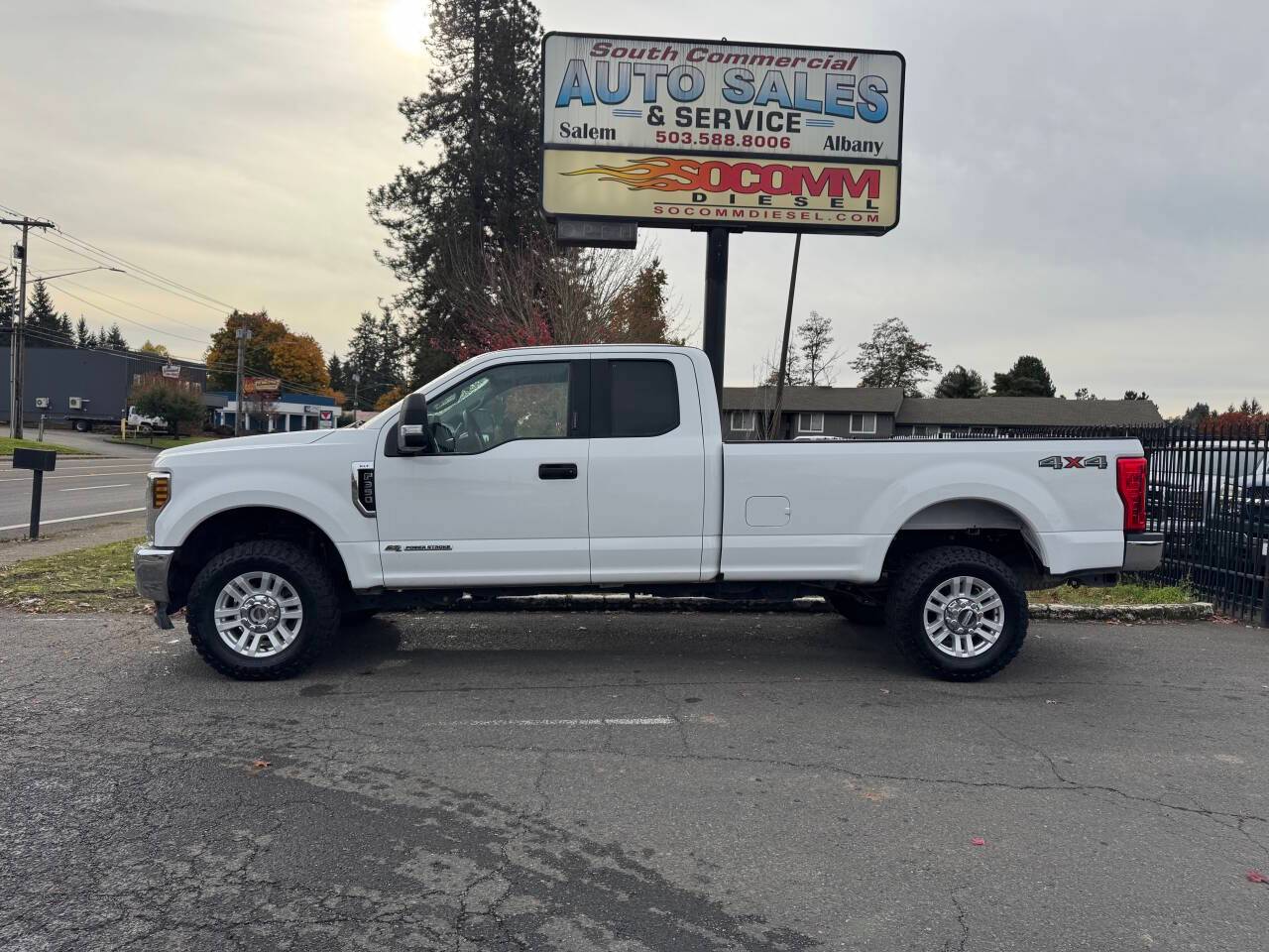 2018 Ford Super Duty F-350 XLT — Pickup Truck — 188,038 mi — Albany, OR