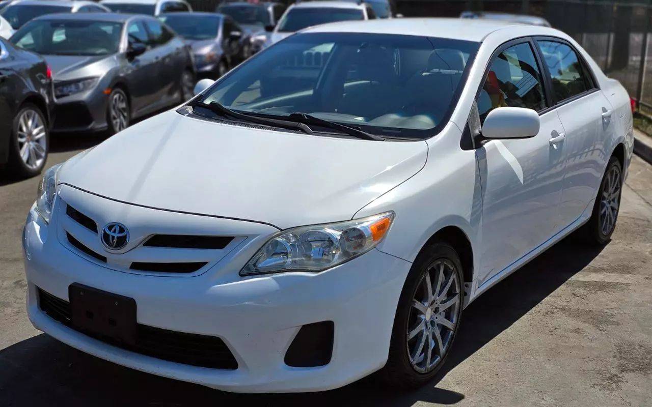 2011 Toyota Corolla LE — Sedan — 180,334 mi — Los Angeles, CA