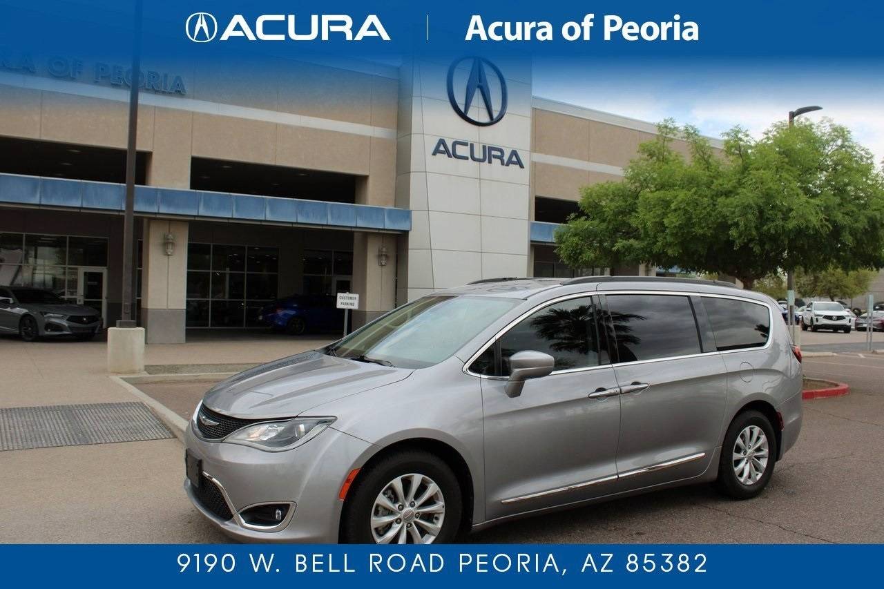 2017 Chrysler Pacifica Touring L — Minivan — 101,369 mi — Peoria, AZ