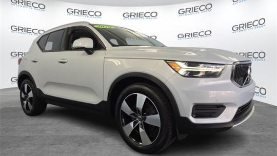 2020 Volvo XC40 T5 Momentum