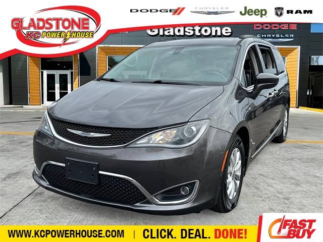 2017 Chrysler Pacifica Touring L — Minivan — 116,200 mi — Gladstone, MO
