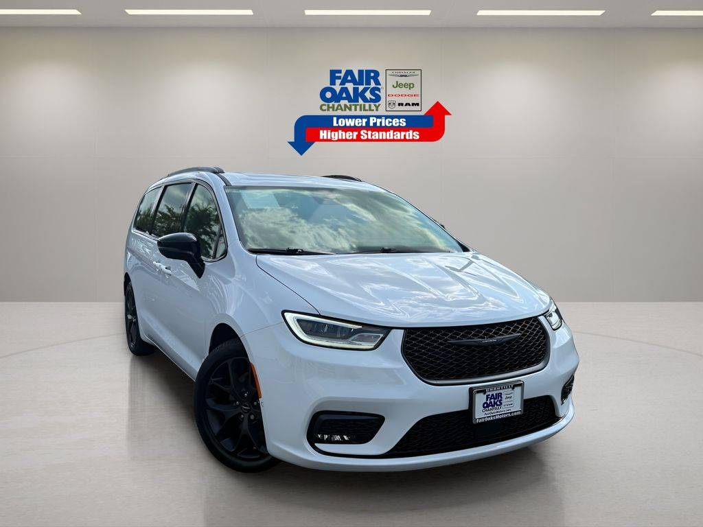 2024 Chrysler Pacifica Limited — Minivan — 16,084 mi — Chantilly, VA