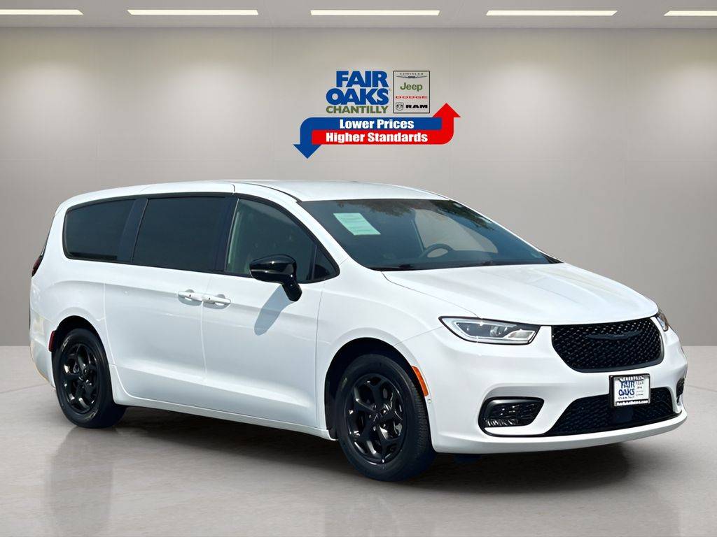 2024 Chrysler Pacifica Hybrid S Appearance Package — Minivan — 20,727 mi — Chantilly, VA