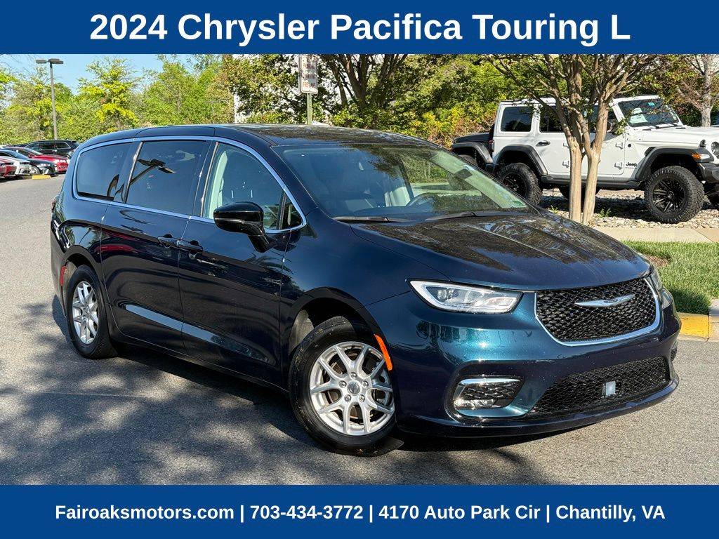 2024 Chrysler Pacifica Touring L — Minivan — 60,347 mi — Chantilly, VA