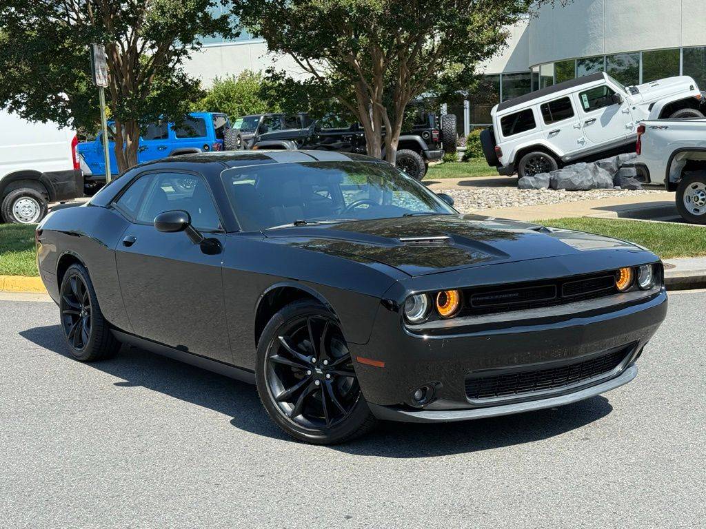 2017 Dodge Challenger SXT — Coupe — 94,508 mi — Chantilly, VA