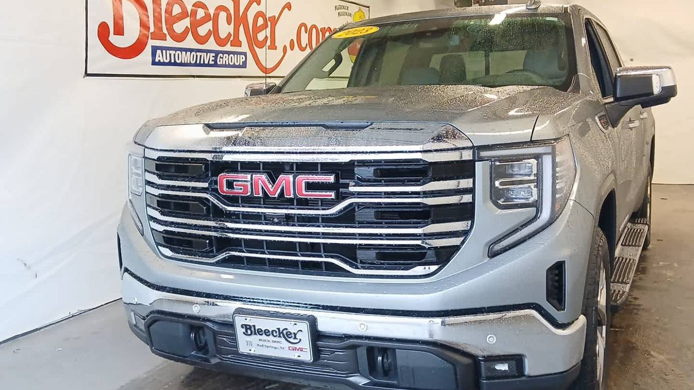 2023 GMC Sierra 1500 SLT — Pickup Truck — 33,693 mi — Red Springs, NC