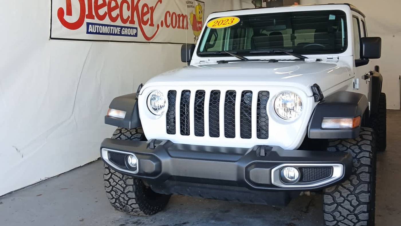 2023 Jeep Gladiator Sport S — Pickup Truck — 44,235 mi — Red Springs, NC