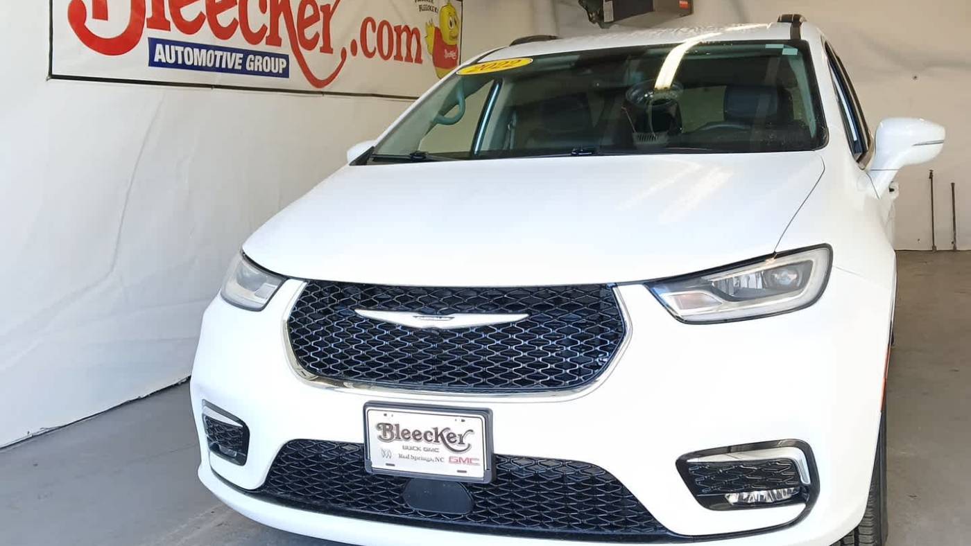 2022 Chrysler Pacifica Touring L — Minivan — 51,786 mi — Red Springs, NC