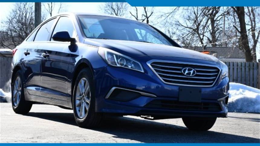 2016 Hyundai Sonata SE — Sedan — 105,174 mi — Clarksville, IN