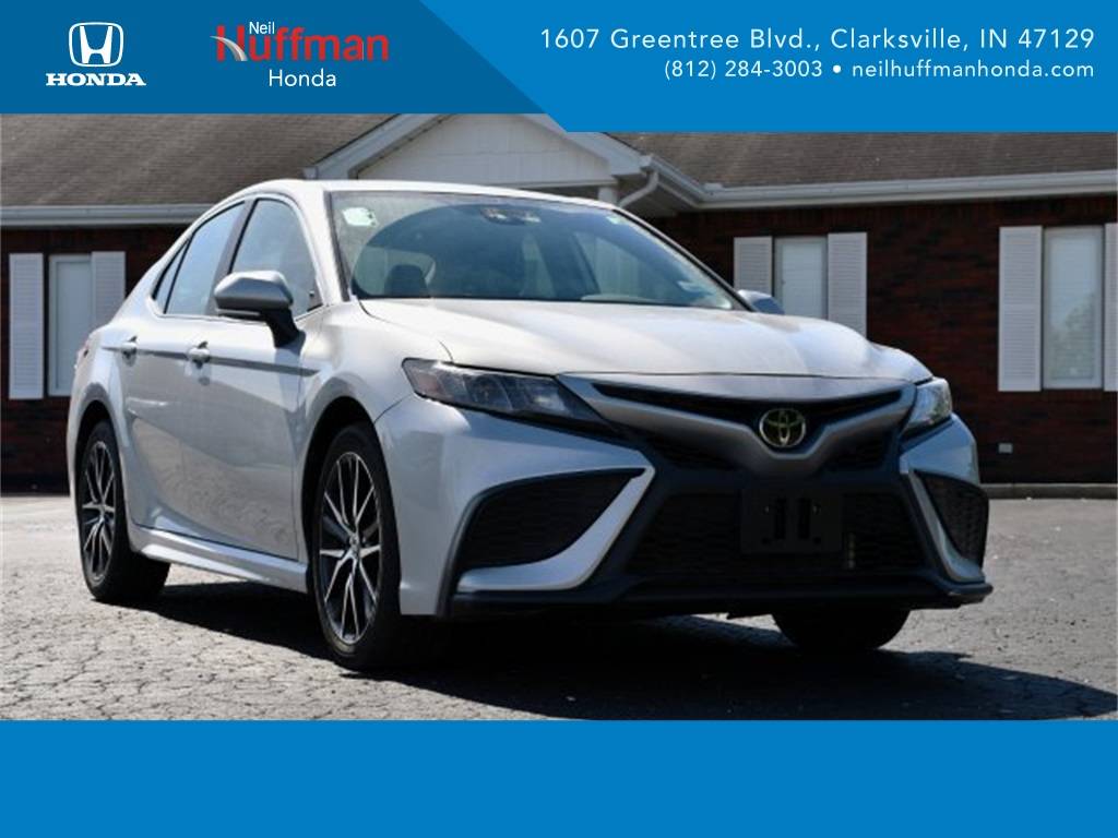 2024 Toyota Camry SE — Sedan — 27,474 mi — Clarksville, IN