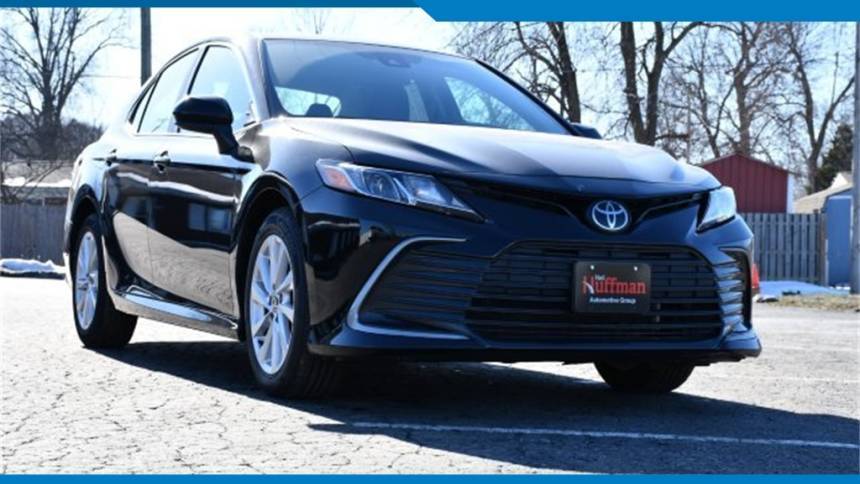 2022 Toyota Camry LE — Sedan — 37,032 mi — Clarksville, IN