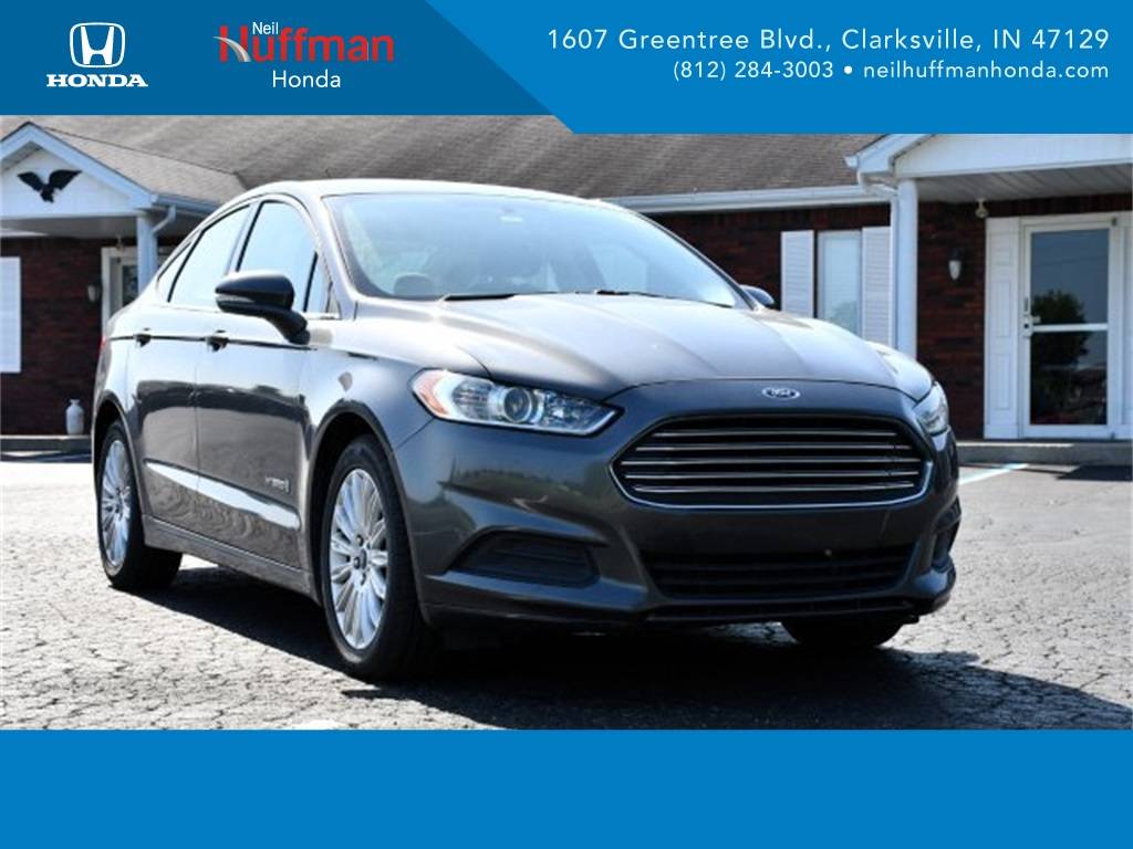 2016 Ford Fusion Hybrid SE — Sedan — 92,344 mi — Clarksville, IN
