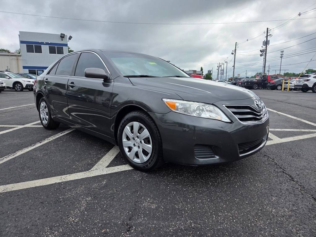 2010 Toyota Camry LE — Sedan — 215,096 mi — Louisville, KY