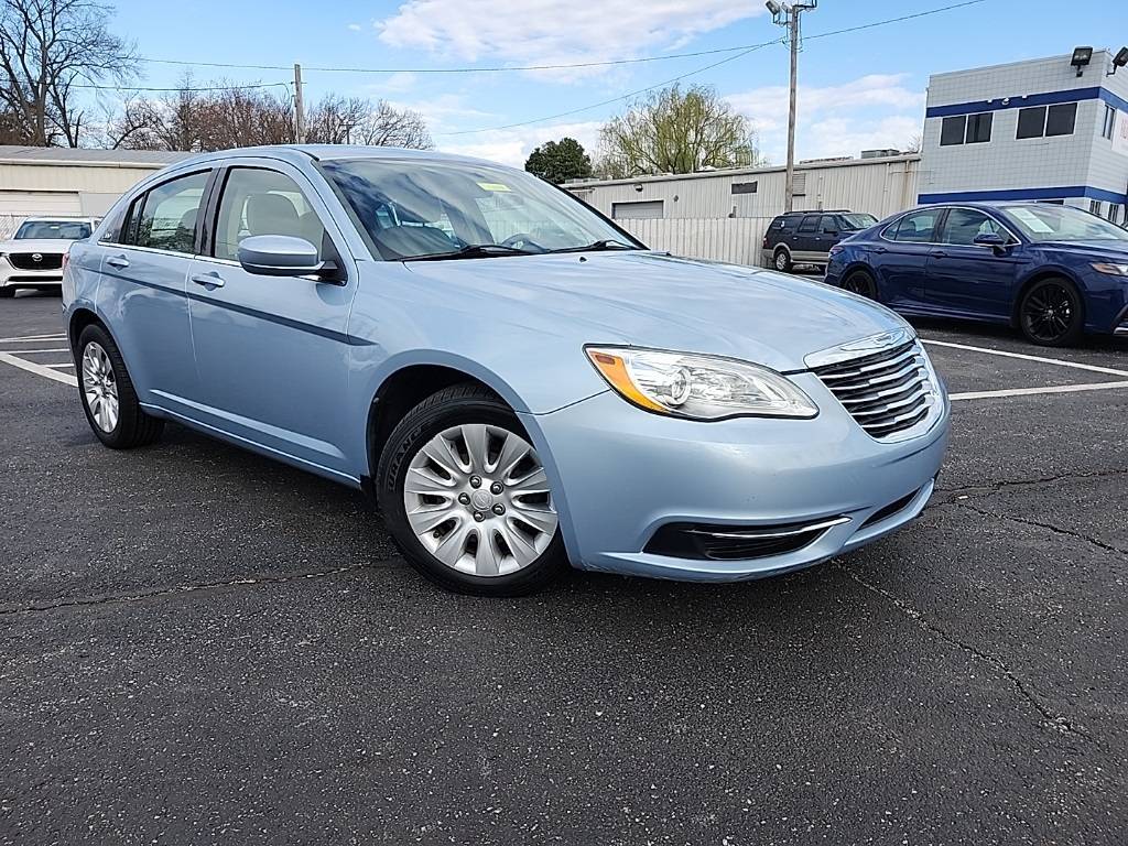2013 Chrysler 200 LX — Sedan — 51,586 mi — Louisville, KY