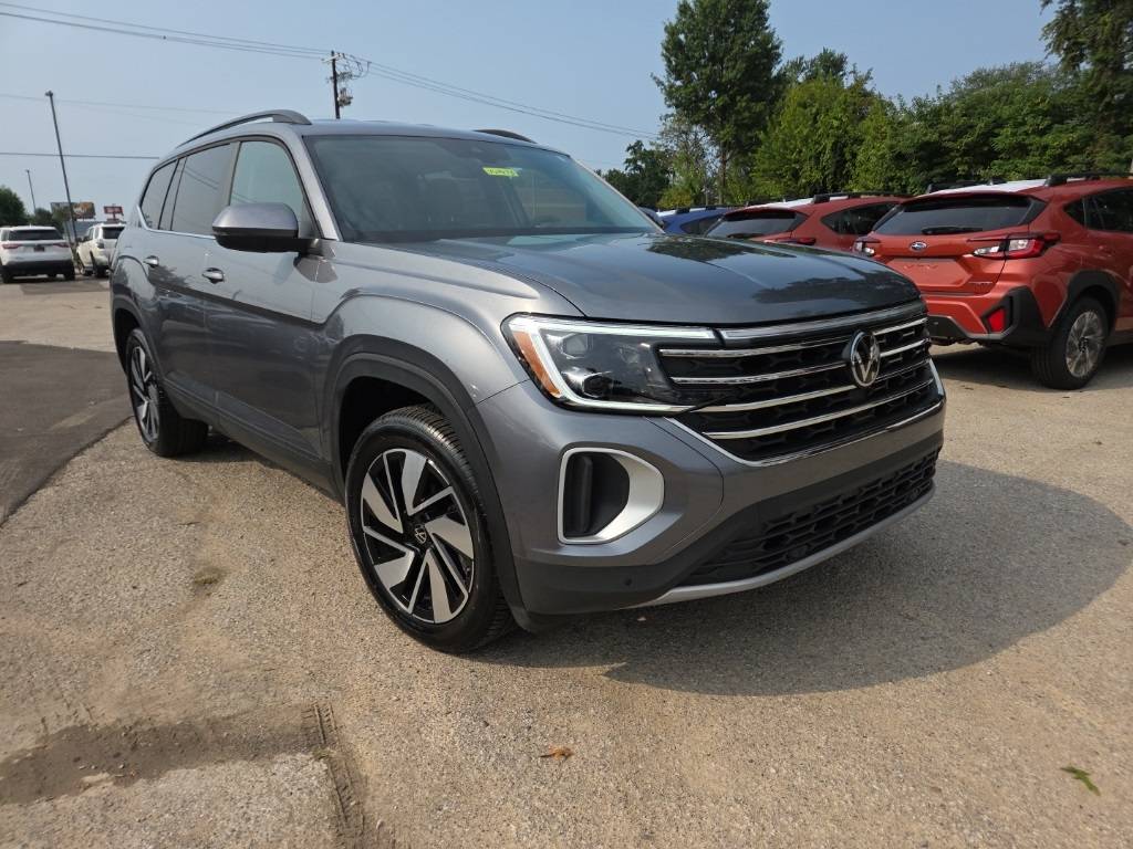 2025 Volkswagen Atlas SE with Technology — SUV — 32,128 mi — Louisville, KY