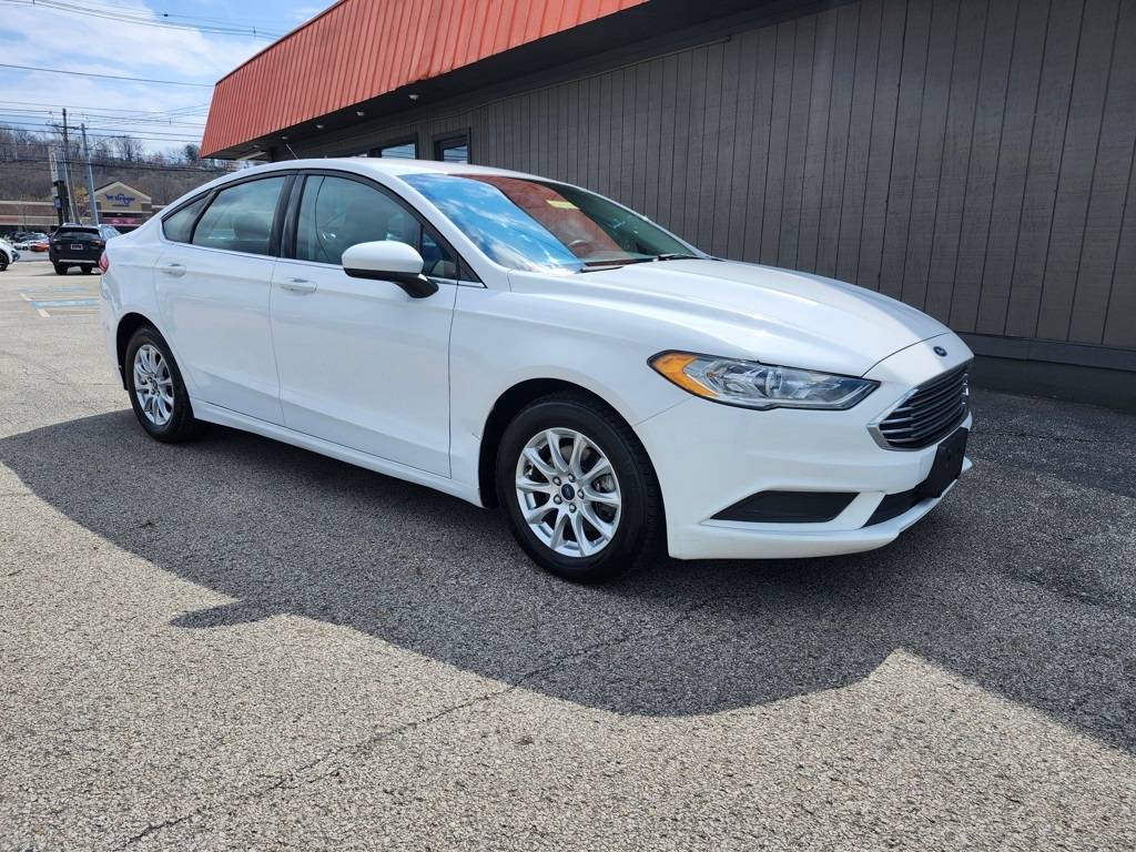 2017 Ford Fusion S — Sedan — 200,000 mi — Louisville, KY