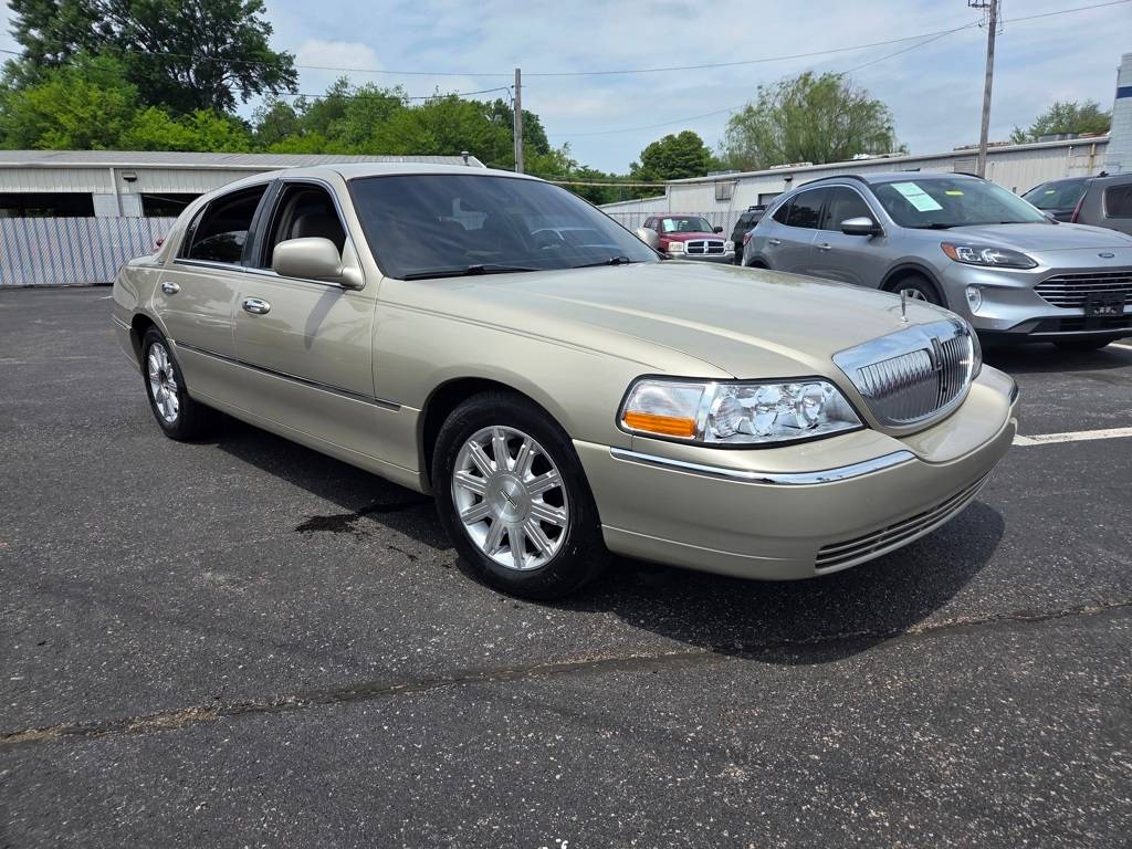 2008 Lincoln Town Car Limited — Sedan — 239,892 mi — Louisville, KY