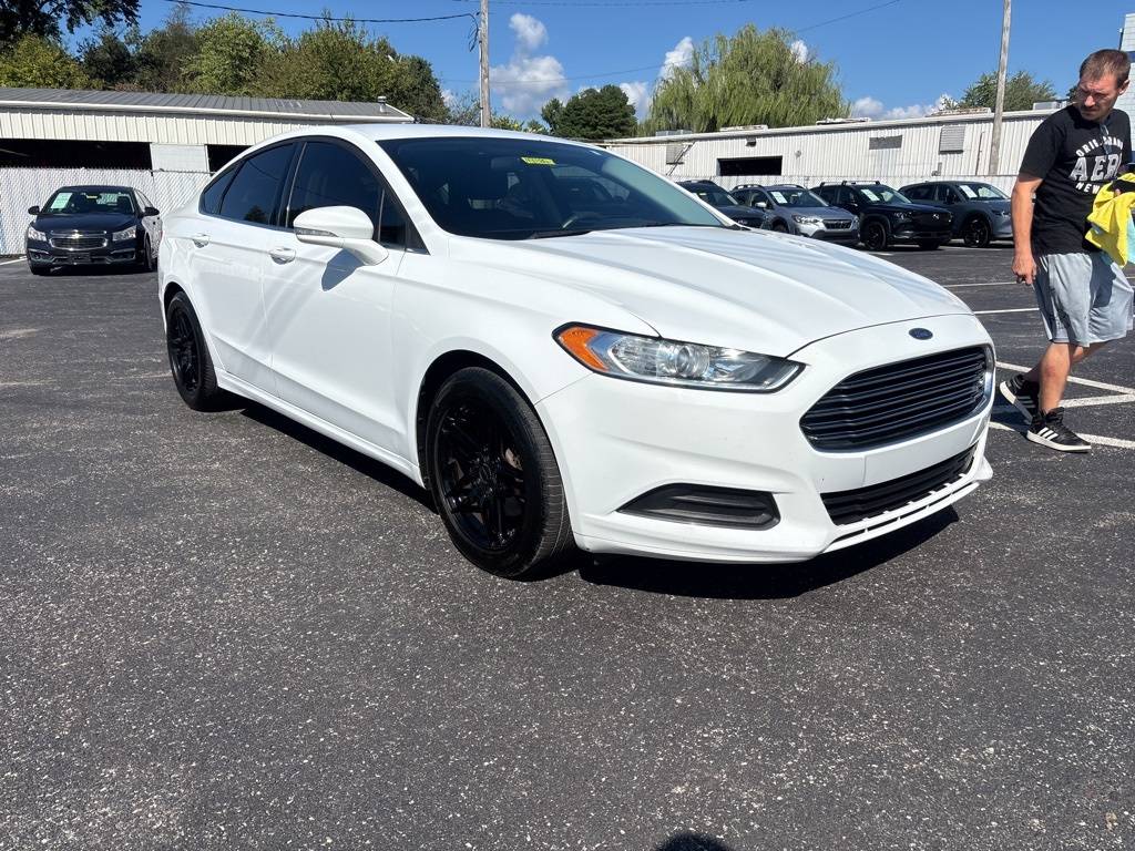 2016 Ford Fusion SE — Sedan — 120,000 mi — Louisville, KY