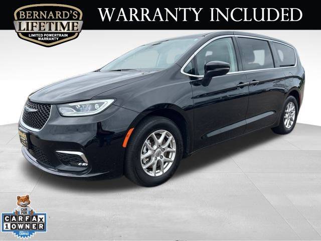 2024 Chrysler Pacifica Touring L — Minivan — 49,955 mi — New Richmond, WI