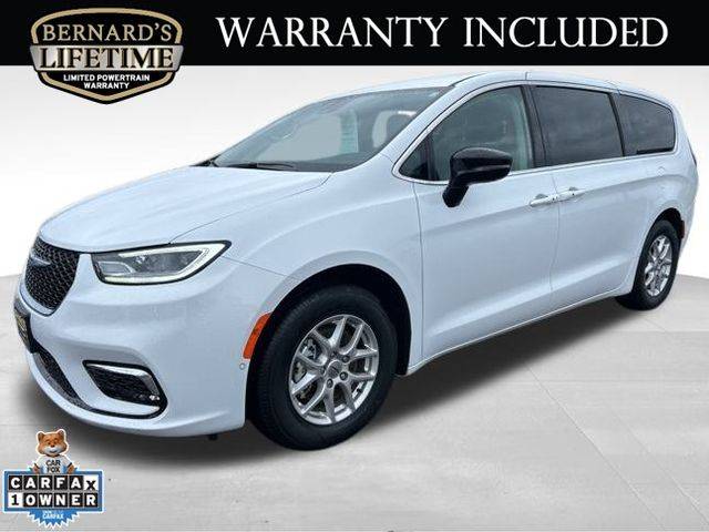 2024 Chrysler Pacifica Touring L — Minivan — 19,187 mi — New Richmond, WI
