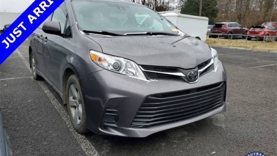 2020 Toyota Sienna LE — Minivan — 83,577 mi — Franklin, TN