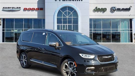 2024 Chrysler Pacifica Pinnacle — Minivan — 23,469 mi — Franklin, TN