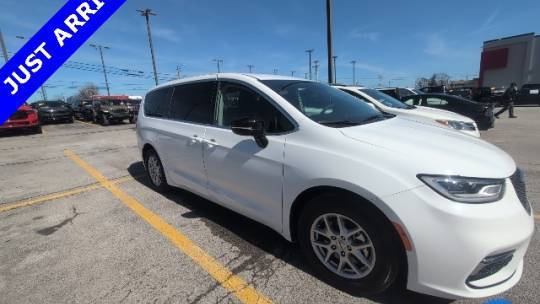 2024 Chrysler Pacifica Touring L — Minivan — 29,177 mi — Franklin, TN