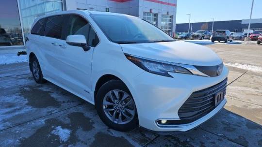 2021 Toyota Sienna XLE — Minivan — 42,366 mi — Avon, IN