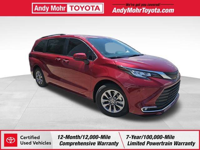 2022 Toyota Sienna XLE — Minivan — 14,678 mi — Avon, IN