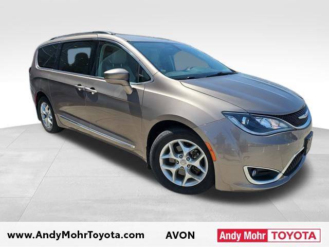 2017 Chrysler Pacifica Touring L — Minivan — 96,571 mi — Avon, IN