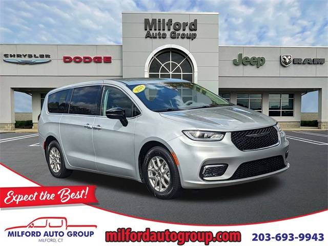 2024 Chrysler Pacifica Touring L — Minivan — 32,135 mi — Milford, CT