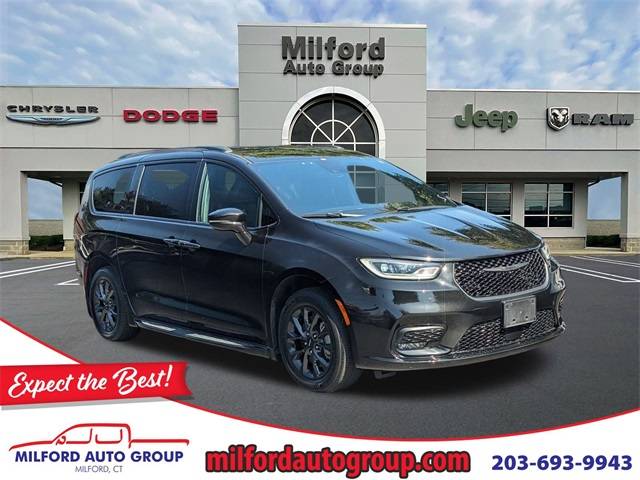 2021 Chrysler Pacifica Touring L — Minivan — 15,899 mi — Milford, CT