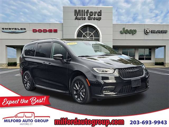 2021 Chrysler Pacifica Touring L — Minivan — 21,135 mi — Milford, CT