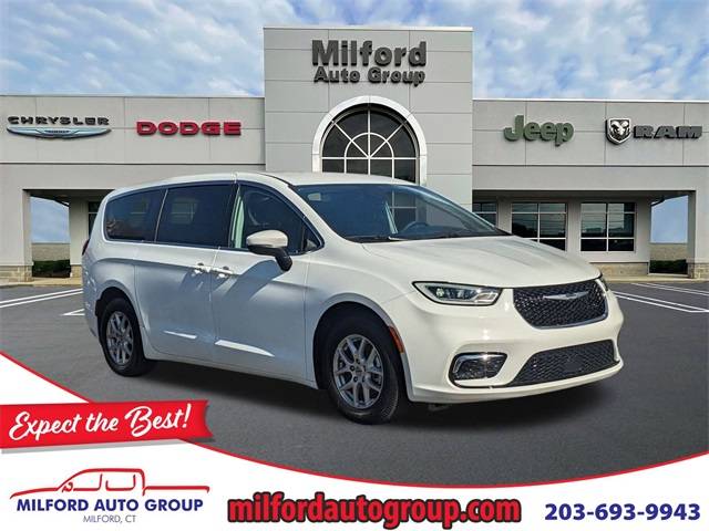 2023 Chrysler Pacifica Touring L — Minivan — 52,490 mi — Milford, CT
