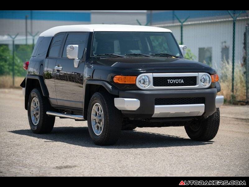 2012 Toyota FJ Cruiser Base — SUV — 77,777 mi — Mission Hills, CA