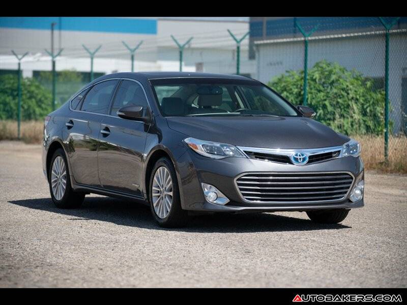 2013 Toyota Avalon Hybrid XLE Premium — Sedan — 32,313 mi — Mission Hills, CA
