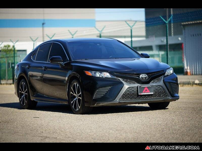 2018 Toyota Camry SE — Sedan — 148,021 mi — Mission Hills, CA