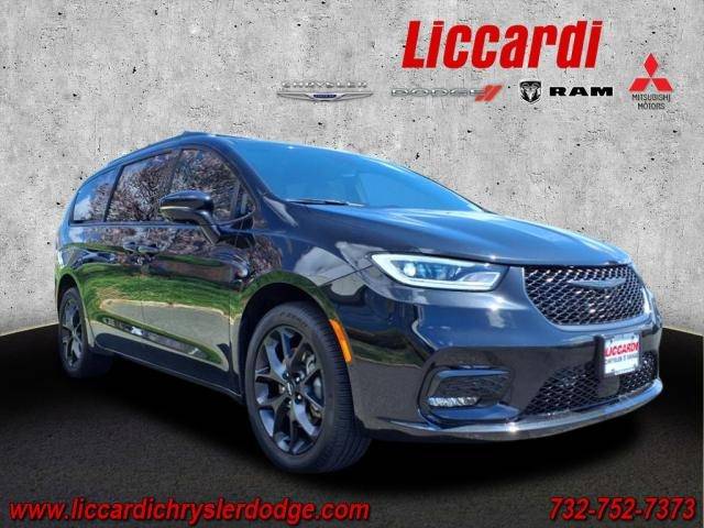 2022 Chrysler Pacifica Limited — Minivan — 25,484 mi — Green Brook, NJ
