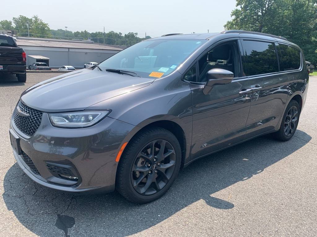 2022 Chrysler Pacifica Limited — Minivan — 49,476 mi — Green Brook, NJ
