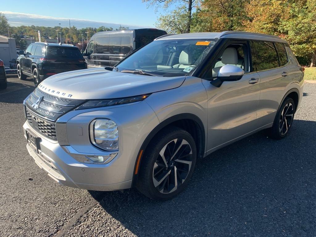 2023 Mitsubishi Outlander SEL — SUV — 28,855 mi — Green Brook, NJ