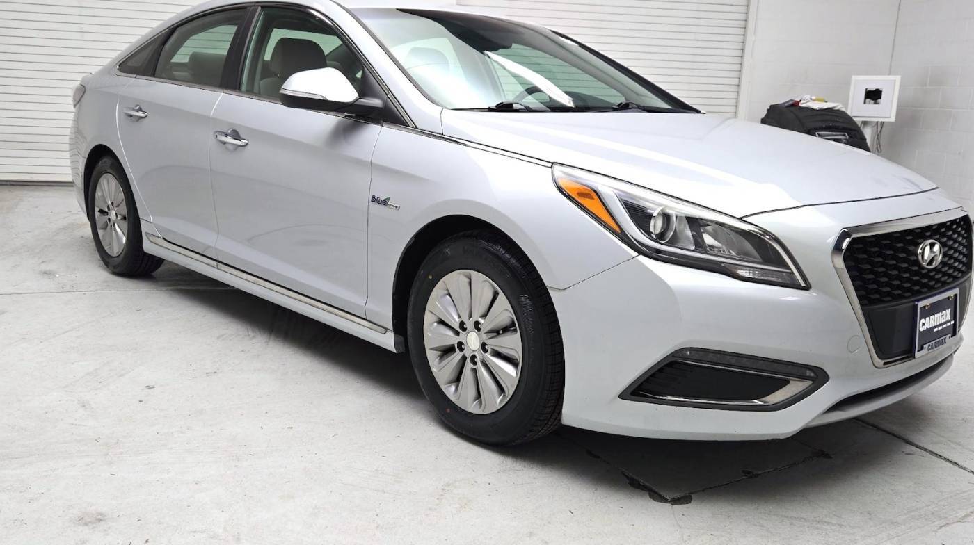 2017 Hyundai Sonata Hybrid SE — Sedan — 89,855 mi — Puyallup, WA