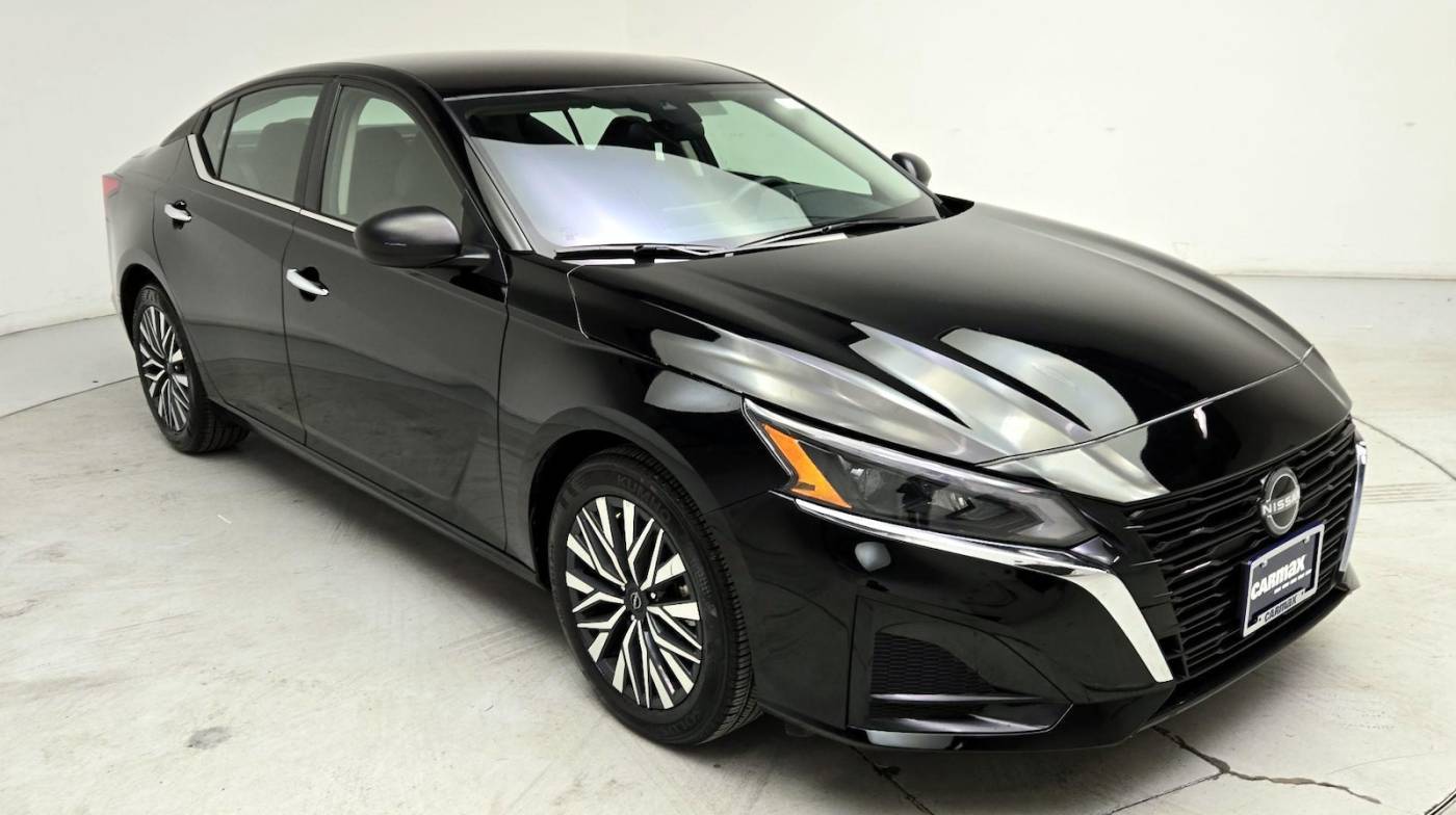 2024 Nissan Altima SV — Sedan — 9,896 mi — Puyallup, WA