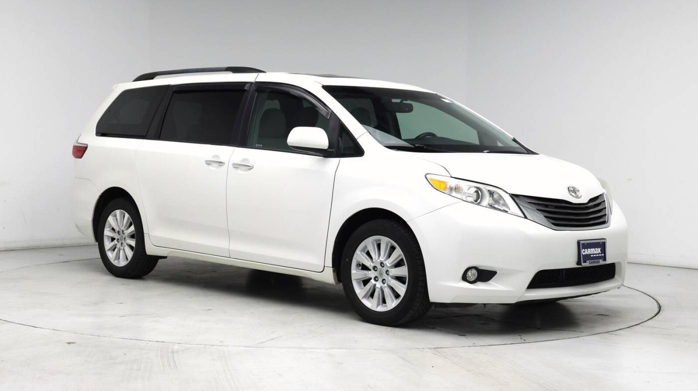 2015 Toyota Sienna XLE Premium — Minivan — 44,950 mi — Puyallup, WA