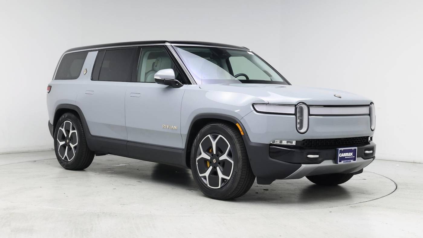 2024 Rivian R1S