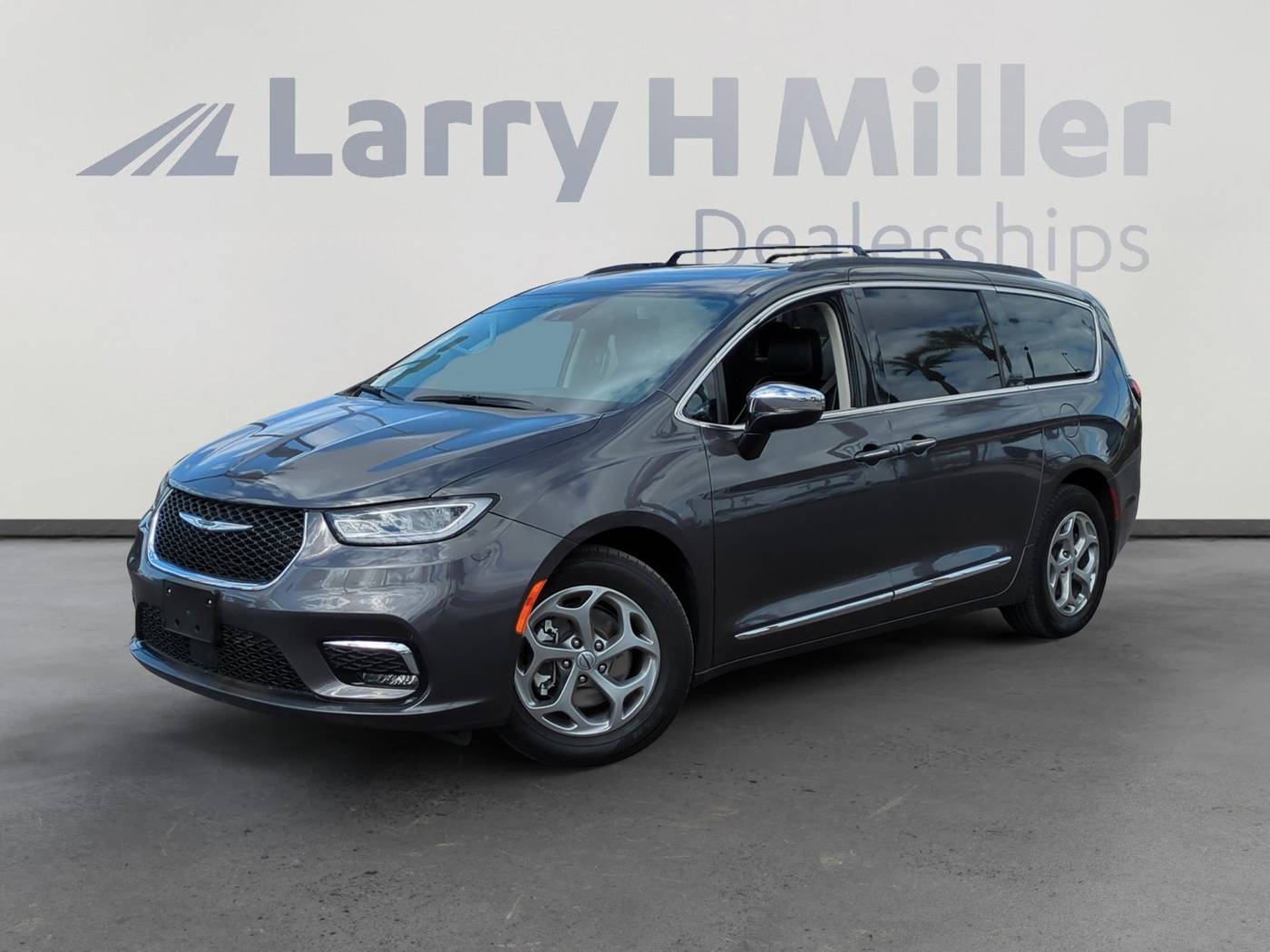 2023 Chrysler Pacifica Limited — Minivan — 53,826 mi — Avondale, AZ