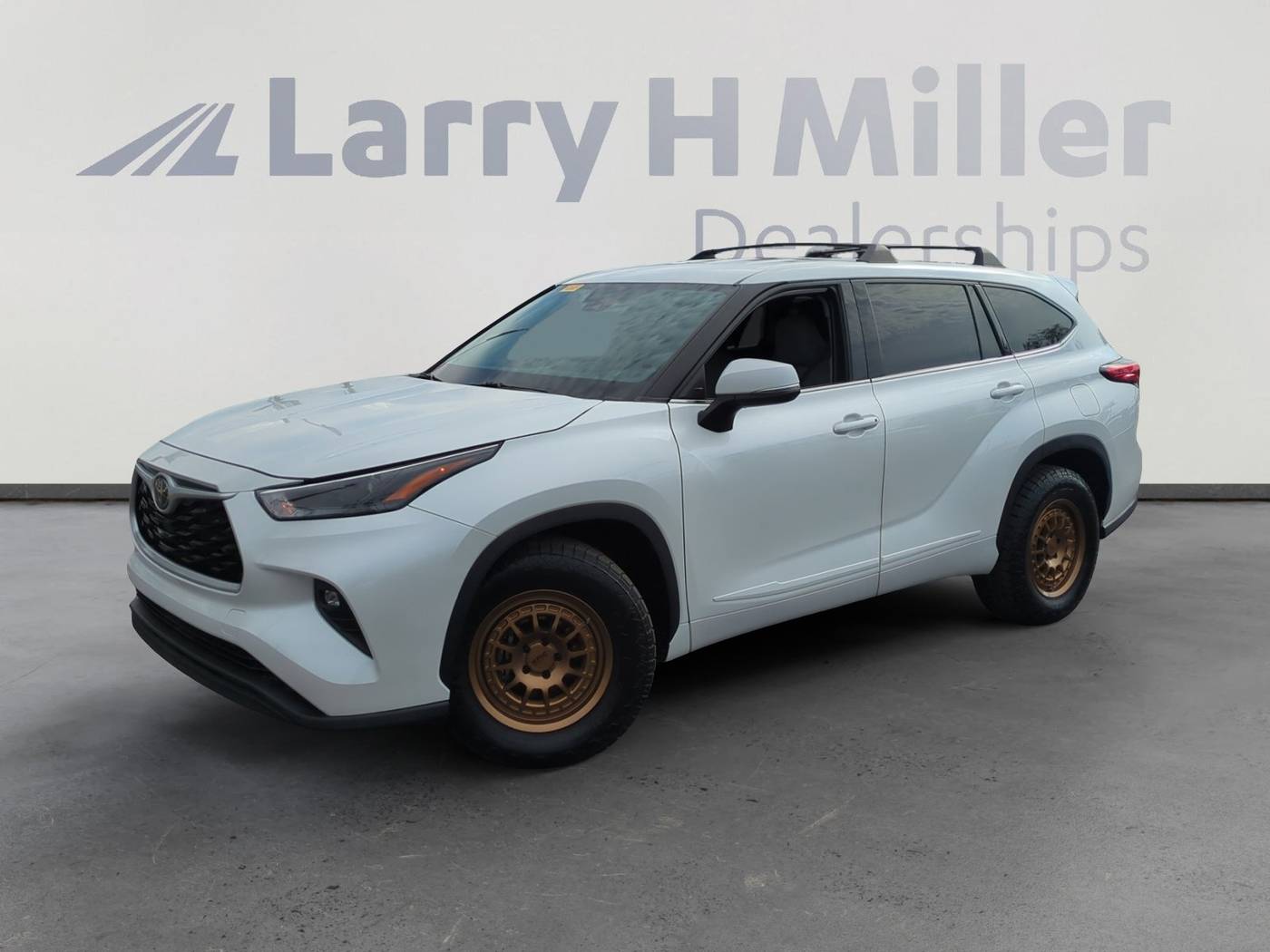 2022 Toyota Highlander LE — SUV — 79,843 mi — Avondale, AZ