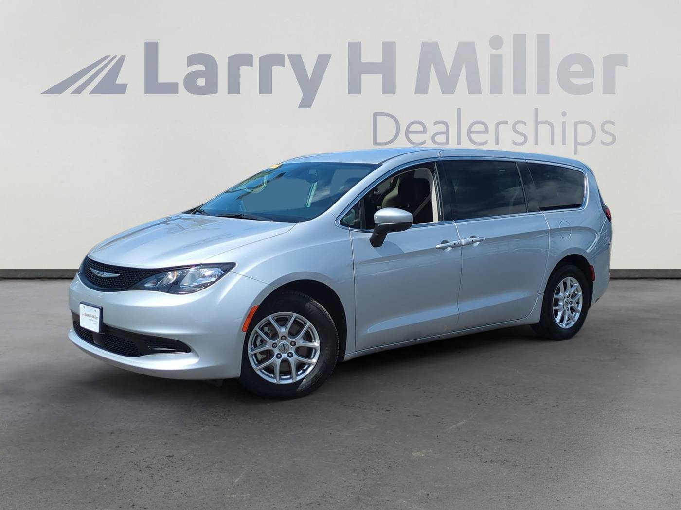 2023 Chrysler Voyager LX — Minivan — 65,428 mi — Avondale, AZ